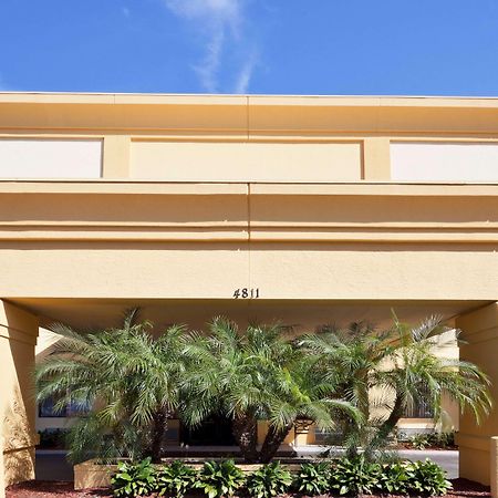 La Quinta By Wyndham Tampa Fairgrounds - Casino Hotel Luaran gambar